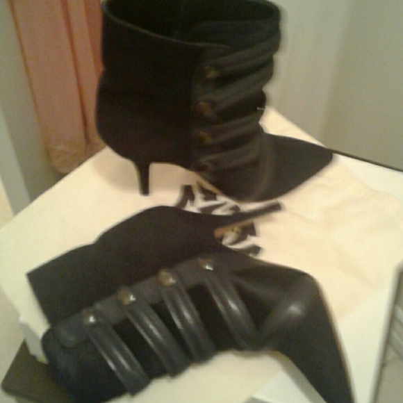 Isabel Marant ankle boot. - Picture 2 of 5